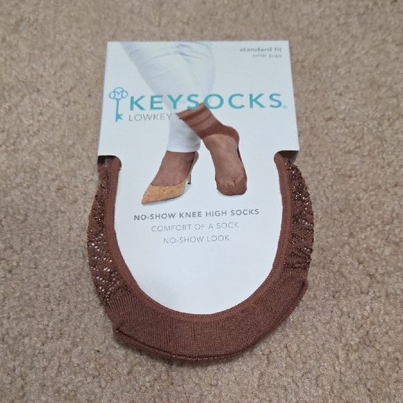 Brown No-Show Knee High Socks - Picture 4 of 12